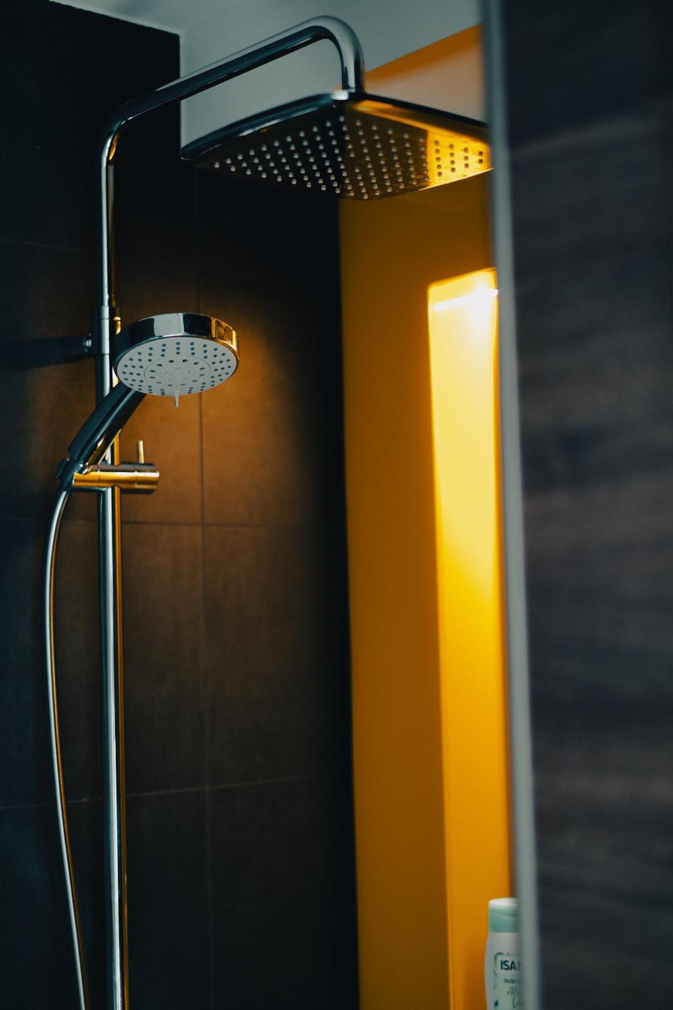 Traumhaftes Apartment Am Dom Mit Grosser Dachterrasse Zwickau Ngoại thất bức ảnh